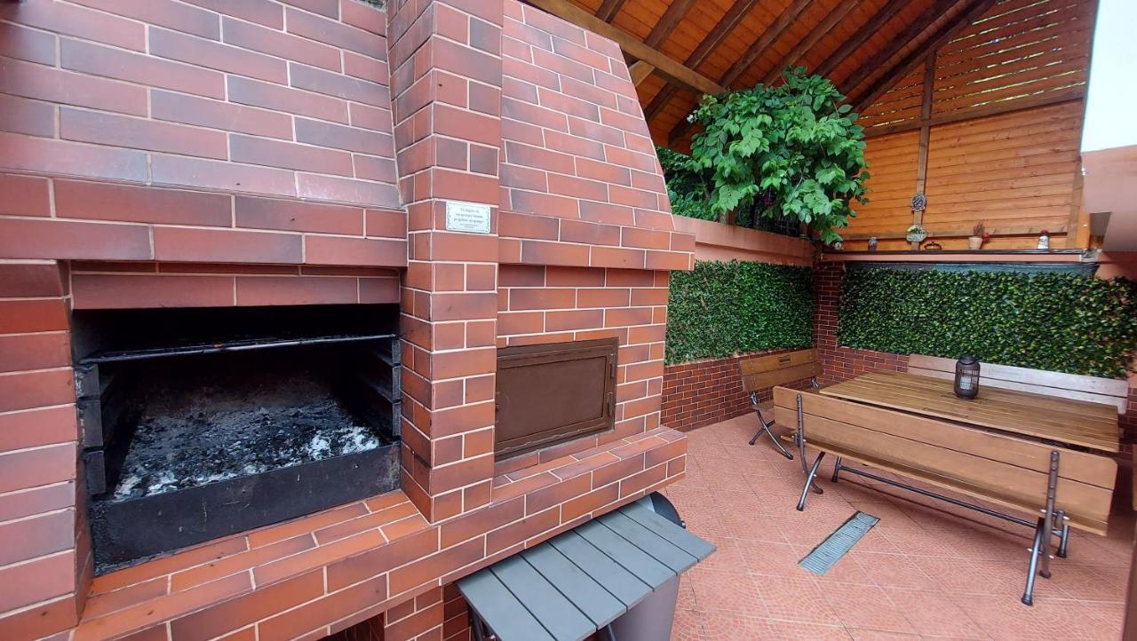 ホテル Casa Giulia Băile Olăneşti エクステリア 写真