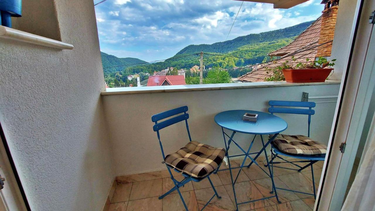 ホテル Casa Giulia Băile Olăneşti エクステリア 写真