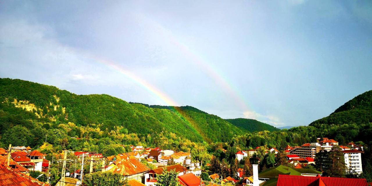 ホテル Casa Giulia Băile Olăneşti エクステリア 写真