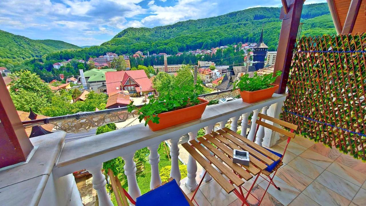 ホテル Casa Giulia Băile Olăneşti エクステリア 写真