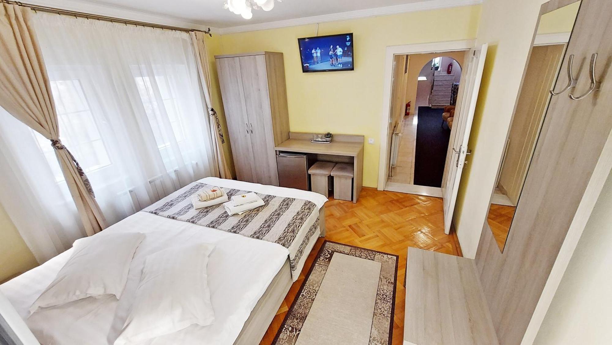 ホテル Casa Giulia Băile Olăneşti エクステリア 写真